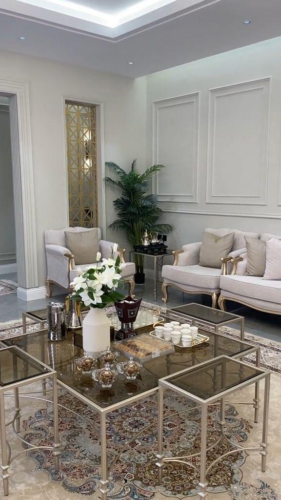 طقم طاولات كلاسيك زجاج 4+1 قطعة